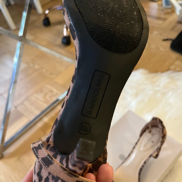 Bandolino leopard heels NWB - Picture 3 of 3